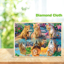 Lade das Bild in den Galerie-Viewer, Feline - voller runder Diamant - 30x40cm