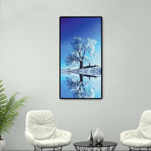Lade das Bild in den Galerie-Viewer, Schneebaum Reflexion - voller runder Diamant - 45x85cm