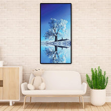 Lade das Bild in den Galerie-Viewer, Schneebaum Reflexion - voller runder Diamant - 45x85cm