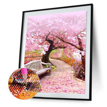 Lade das Bild in den Galerie-Viewer, Kirschblüte Stuhl - voller quadratischer Diamant - 40x50cm