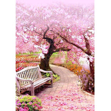 Lade das Bild in den Galerie-Viewer, Kirschblüte Stuhl - voller quadratischer Diamant - 40x50cm