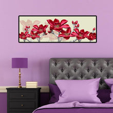 Lade das Bild in den Galerie-Viewer, Rote Blume Nähte Landschaft - voller Runder Diamant - 80x30cm