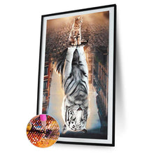 Lade das Bild in den Galerie-Viewer, Katze - voller runder Diamant - 45x85cm