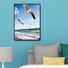 Lade das Bild in den Galerie-Viewer, Fliegende Möwe - voller runder Diamant - 30x40cm