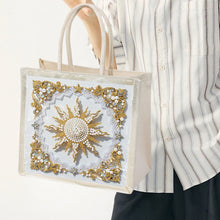 Lade das Bild in den Galerie-Viewer, Goldenes Mandala - Diamant-Umhängetasche mit Kette
