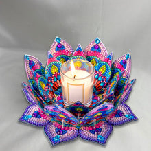 Lade das Bild in den Galerie-Viewer, Lila Lotos-A - Diamant-Kerzenhalter - Diamant-Tischornament
