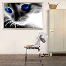 Lade das Bild in den Galerie-Viewer, Blauäugige Katze - voller runder Diamant - 40x30cm
