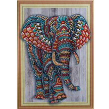 Lade das Bild in den Galerie-Viewer, Diamant- Kristall Strass  Elefant
