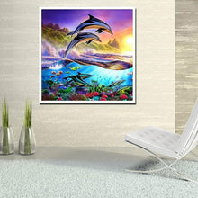Lade das Bild in den Galerie-Viewer, Delphin - Vollbohrer Runde Diamant Malerei - 30x30cm
