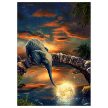 Lade das Bild in den Galerie-Viewer, See Elefant - volle Diamant-Malerei - 40x30cm
