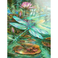 Lade das Bild in den Galerie-Viewer, Libelle Teich - voller runder Diamant - 40x30cm
