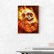 Lade das Bild in den Galerie-Viewer, Feuerschädel - voller runder Diamant - 30x40cm
