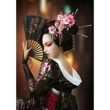 Lade das Bild in den Galerie-Viewer, Geisha - runder runder Diamant - 30x40cm
