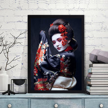 Lade das Bild in den Galerie-Viewer, Geisha - runder runder Diamant - 30x40cm
