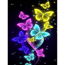 Lade das Bild in den Galerie-Viewer, Schmetterling - voller runder Diamant - 30x40cm
