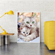 Lade das Bild in den Galerie-Viewer, Umarmung Katze - volle Runde Diamant-Malerei - 30x40cm
