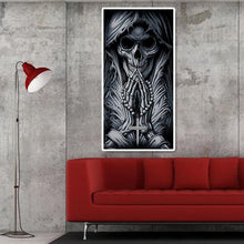 Lade das Bild in den Galerie-Viewer, Skelett beten - voller runder Diamant - 45x85cm
