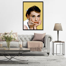 Lade das Bild in den Galerie-Viewer, Hepburn - voller runder Diamant - 30x40cm
