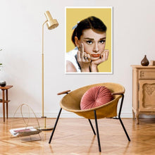 Lade das Bild in den Galerie-Viewer, Hepburn - voller runder Diamant - 30x40cm
