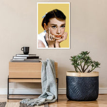 Lade das Bild in den Galerie-Viewer, Hepburn - voller runder Diamant - 30x40cm
