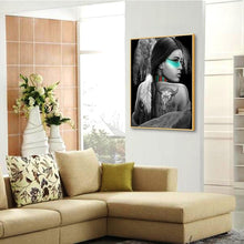 Lade das Bild in den Galerie-Viewer, Schönheit - voller runder Diamant - 30x40cm
